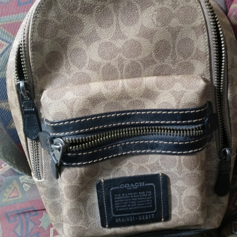 Coach shoulder sling bag!